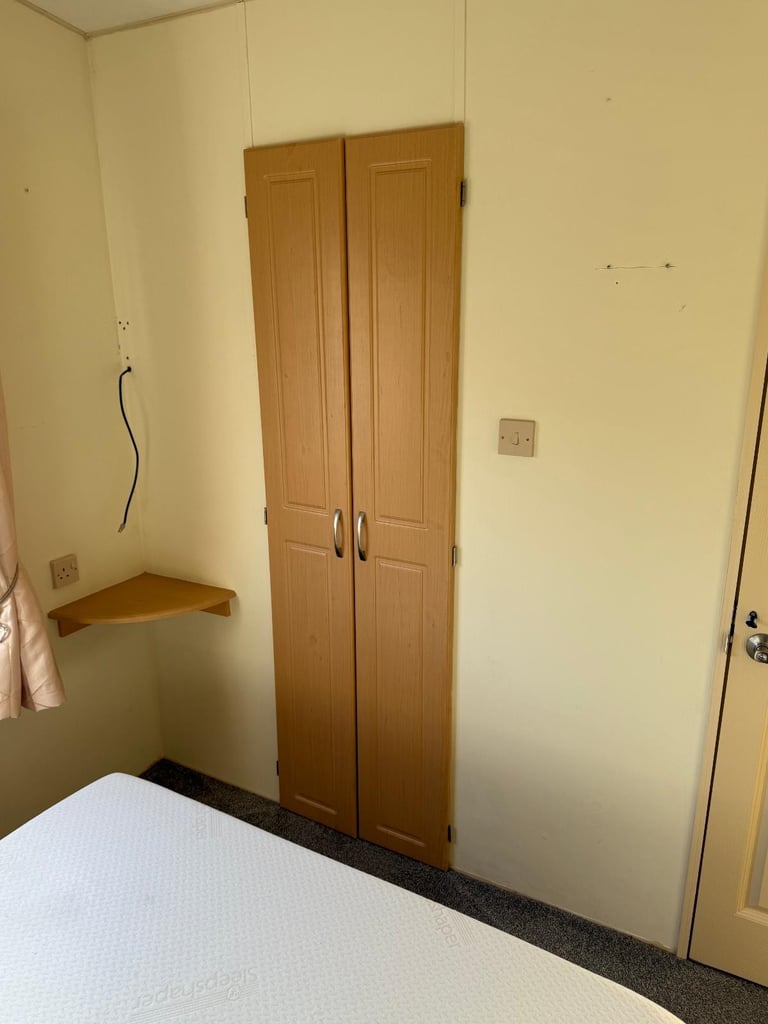 CHEAP CARAVAN FOR SALE OFF SITE 32FT X 12FT X 2 BEDROOMS / PRIVATE LAND