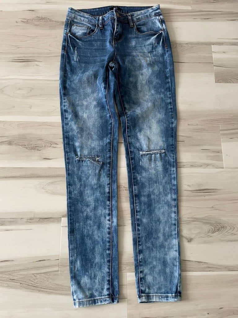 Size 8 womens sales jeans to men's