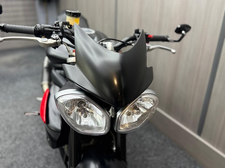 2015 65 Triumph Street Triple 675 R - Only 14168 Miles - SC GP Exhaust ++