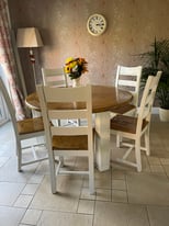 Large cream & oak kitchen table & 5 chairs/dining set
