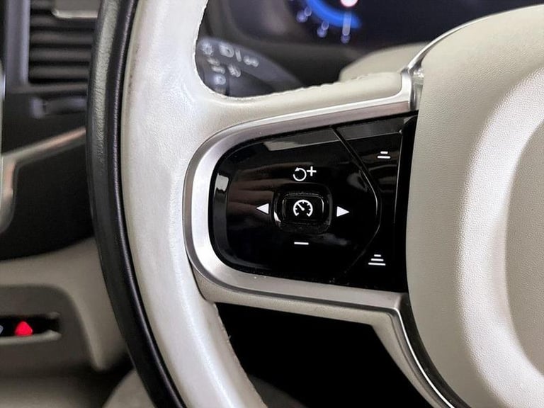 2022 Volvo XC90 2.0h T8 Recharge 18.8kWh Core Auto 4WD Euro 6 (s/s) 5dr Automatic SUV Hybrid Auto...