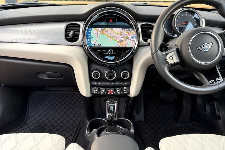 2022 MINI Hatch 1.5 Cooper Exclusive Hatchback 3dr Petrol Steptronic Euro 6 (s/s) (136 ps) HATCHB...