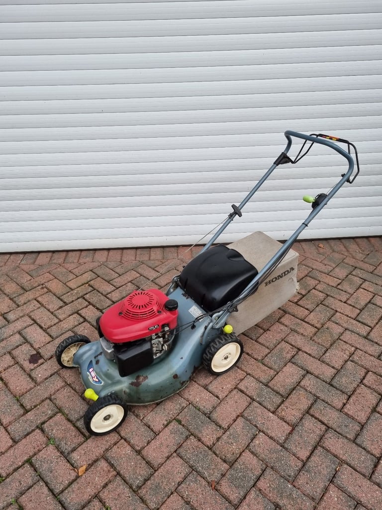 Honda izy self propelled lawn mower 