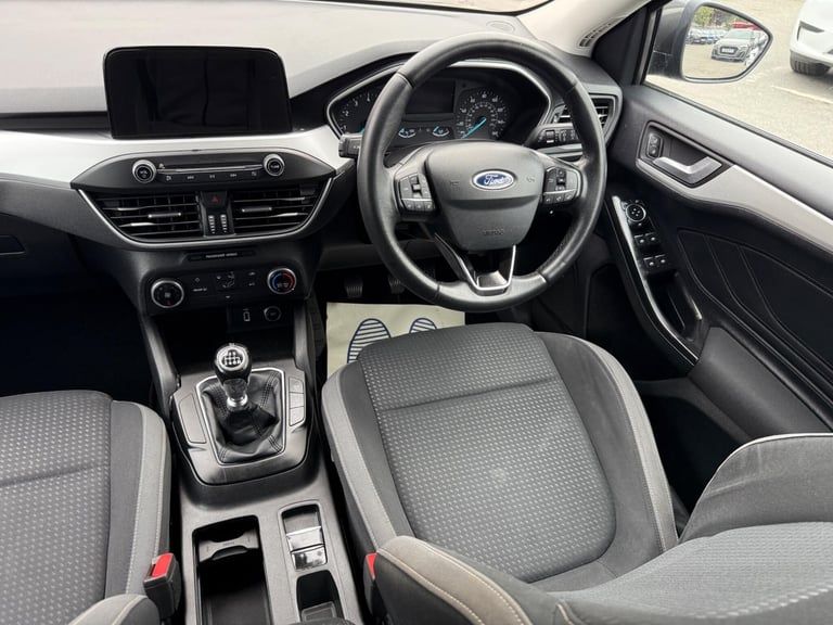 2018 Ford Focus 1.0T EcoBoost Zetec Euro 6 (s/s) 5dr HATCHBACK Petrol Manual