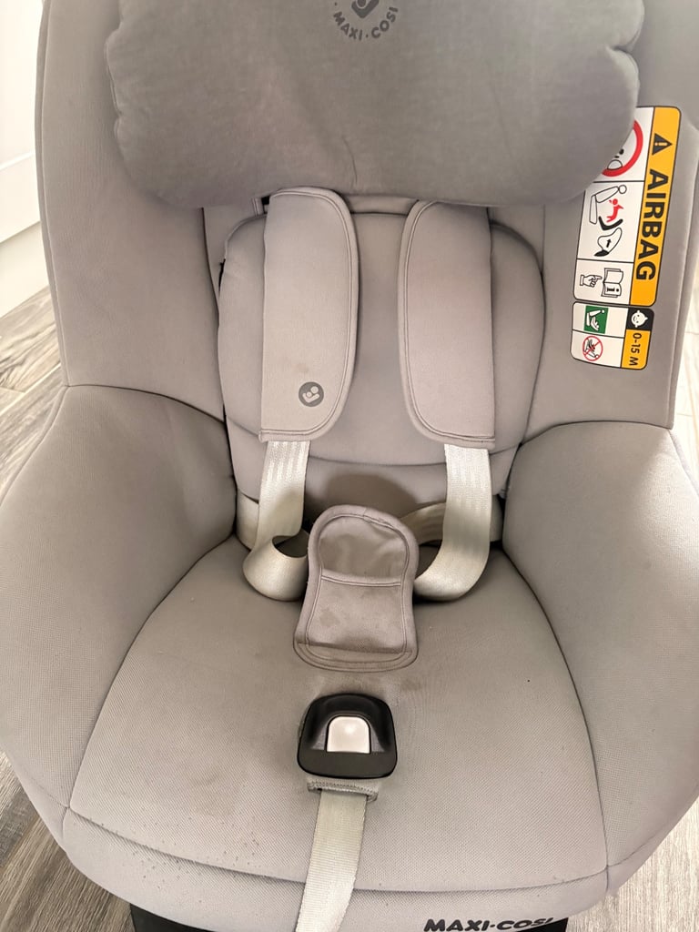 Pear car seat and isofix