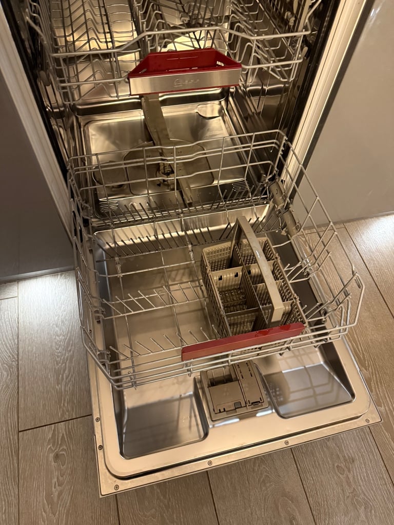 Symphony Kitchen with Appliances 
