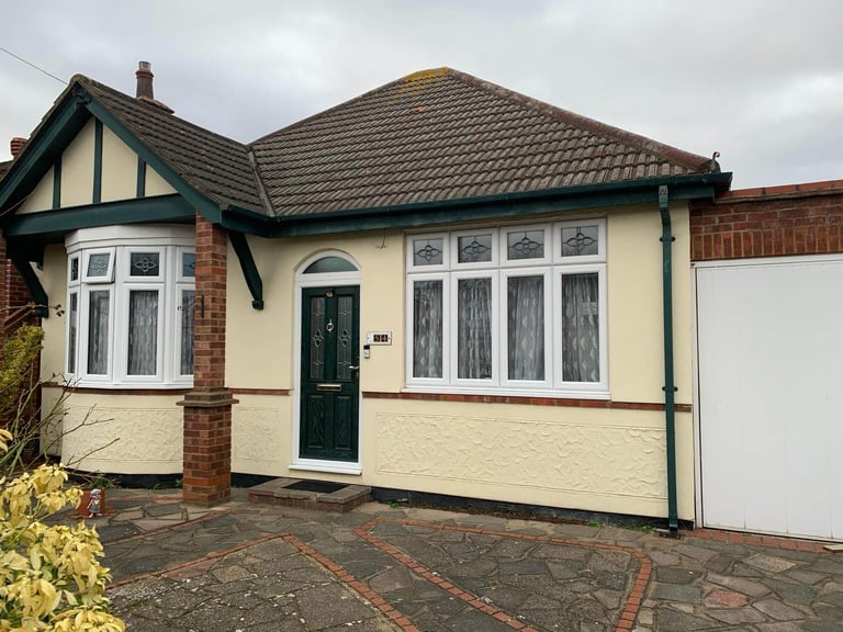 image for Beautiful 3 Bedroom Bungalow Available To Let On Portland Gardens, Romford (RM6 5UJ)