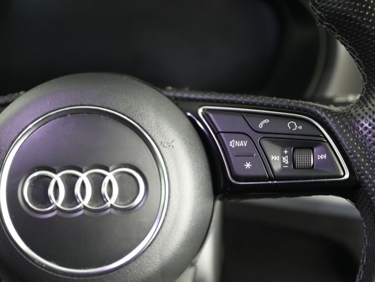 2022 Audi Q2 1.0 TFSI 30 S line SUV 5dr Petrol Manual Euro 6 (s/s) (110 ps) Petrol Manual