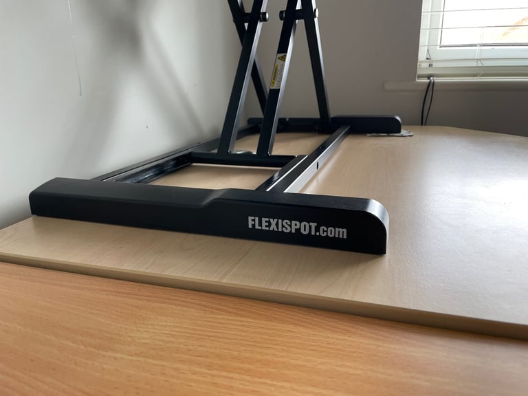 Height adjustable computer desk