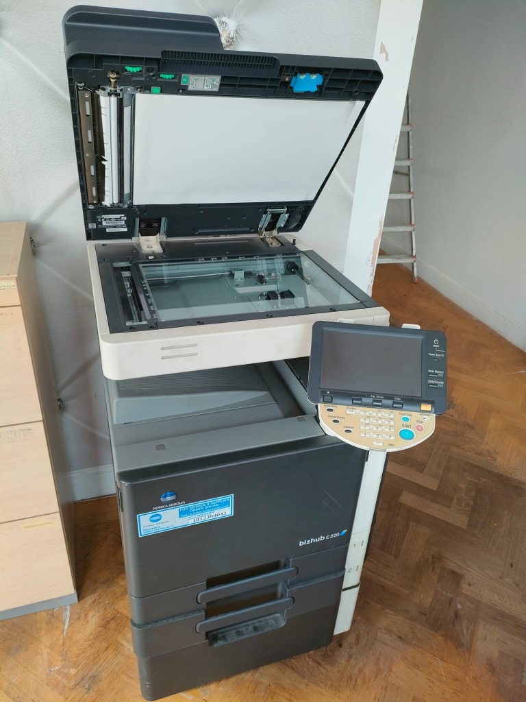 Konica Minolta Bizhub C220 Copier Printer Scanner Fax & 4 Toners