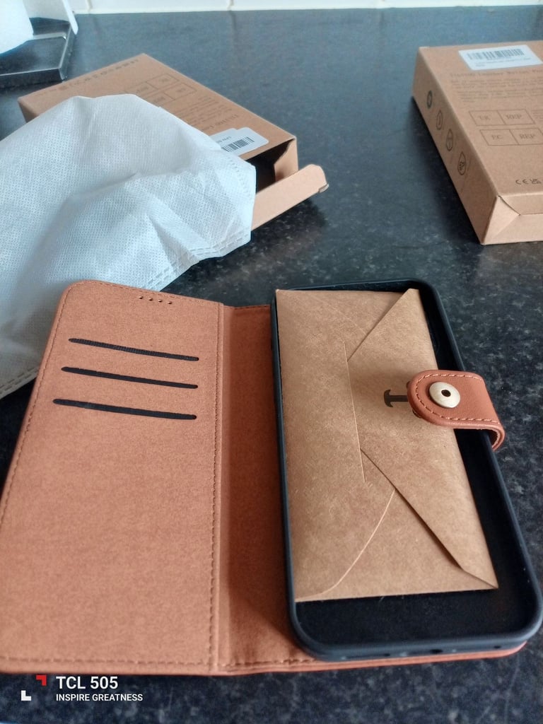 Tiliyoo leather wallet 