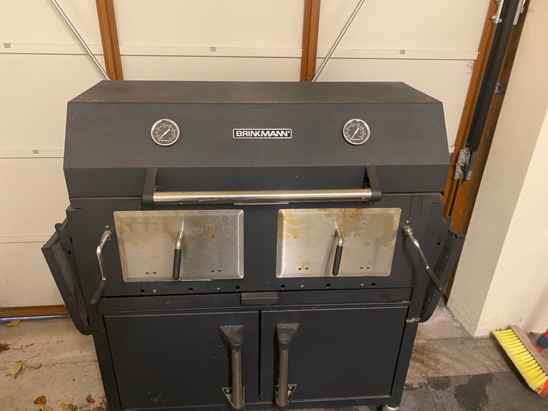 image for Brinkmann Dual Zone Charcoal BBQ/Smoker