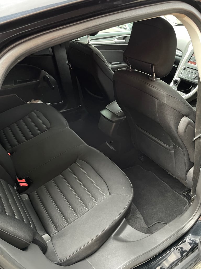 Ford, MONDEO, Hatchback, 2015, Manual, 1560 (cc), 5 doors