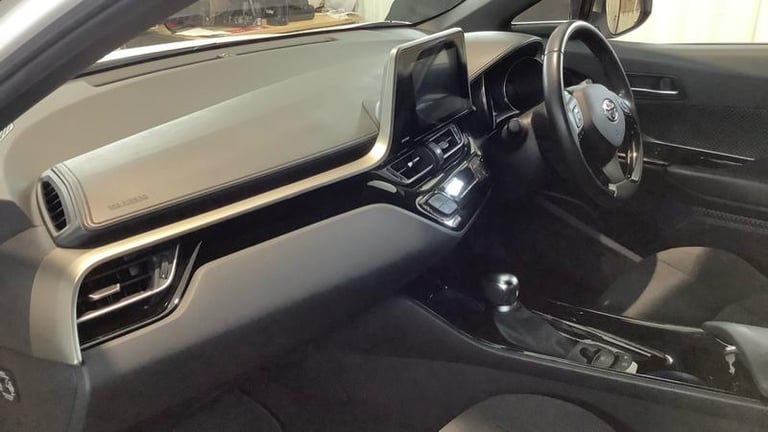 2019 Toyota C-HR 1.8 VVT-h Dynamic SUV 5dr Petrol Hybrid CVT Euro 6 (s/s) (122 ps) Automatic SUV ...