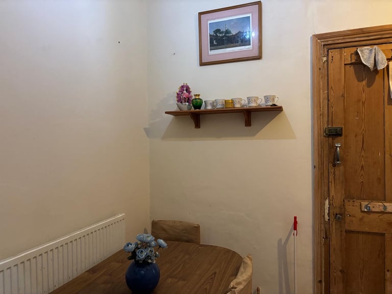 2 bedroom flat 