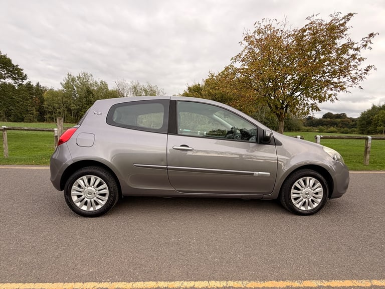 2011 Renault Clio i music 1.2 low mileage 59,000 miles - Image 4