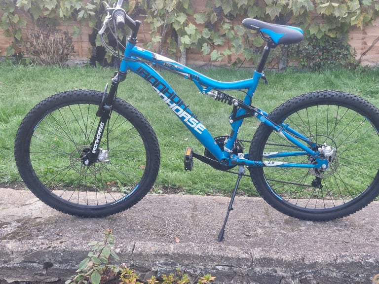 BOYS MENS GENTS ADULTS IRON HORSE REVOLUTION 26 INCH WHEELS 18 INCH FRAME 18 SPEED BIKE BICYCLE