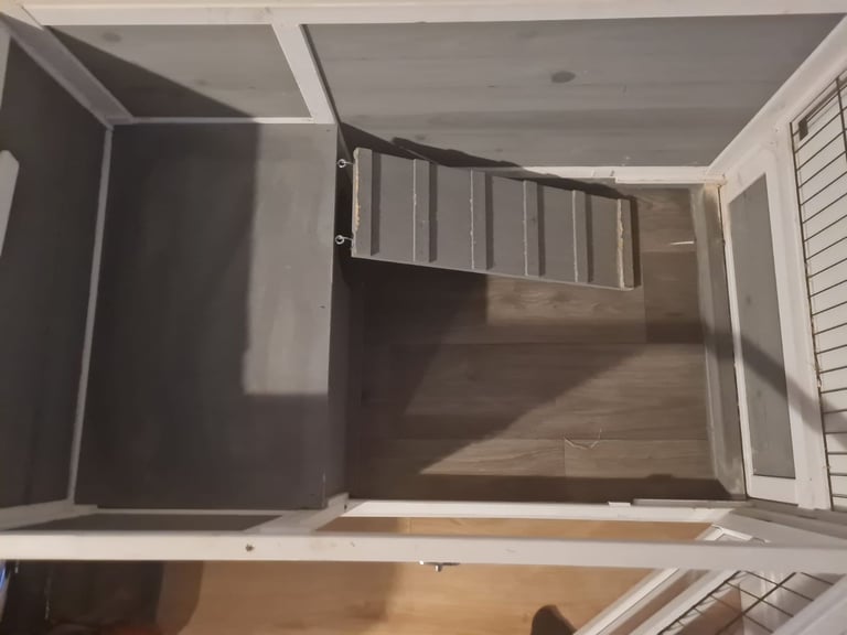 Rabbit/guinee pig hutch