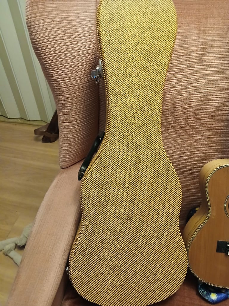 Tangle wood ukulele