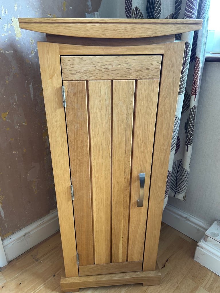 image for Oak Furnitureland cabinet 