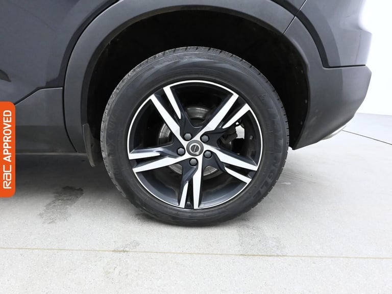 2019 Volvo XC40 2.0 D4 R-Design SUV 5dr Diesel Auto AWD Euro 6 (s/s) (190 ps) SUV DIESEL Automatic
