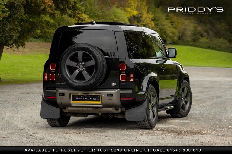 LAND ROVER DEFENDER 90 2.0 P300 X-Dynamic HSE - Amazing spec. Massive presence.