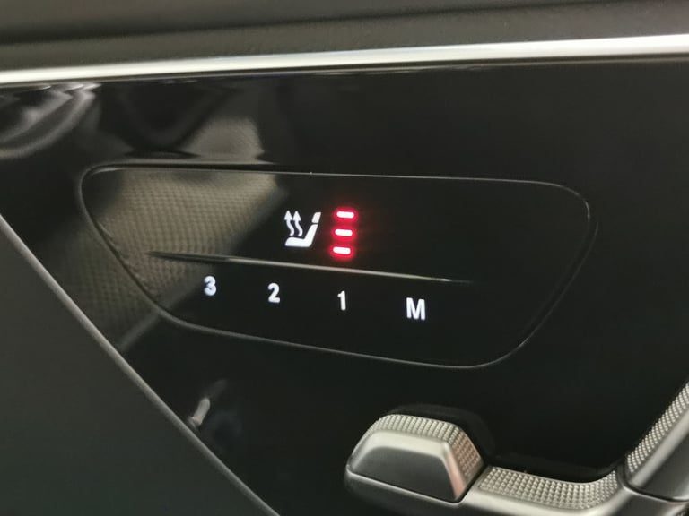 2022 Mercedes-Benz C Class 2.0 C300e 25.4kWh AMG Line (Premium) Saloon 4dr Petrol Plug-in Hybrid ...