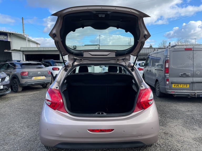 2014 Peugeot 208 ACTIVE 5-Door Petrol