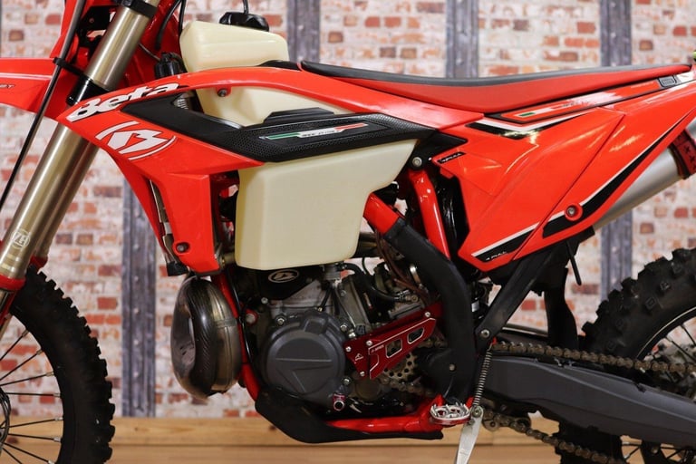 2022 MODEL BETA RR 2T 300 (21 PLATE) - ONLY 3,835 MILES (78 HOURS) - 1 OWNER