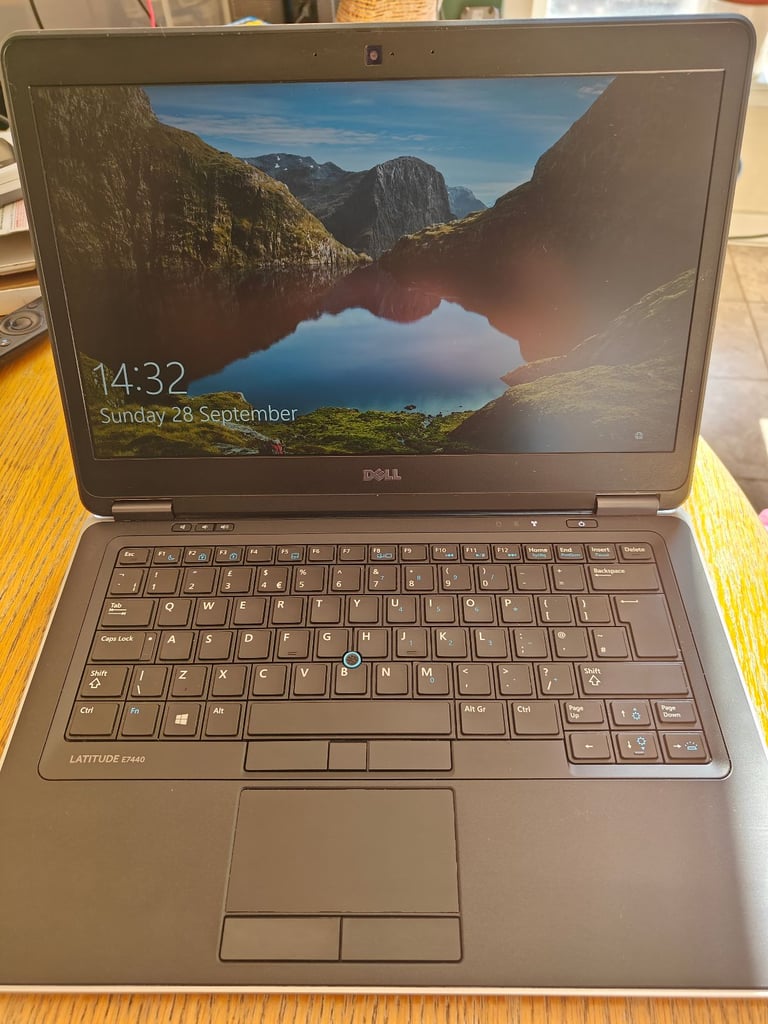 Dell Latitude E7440 Laptop Win 10 Pro Intel i3-4010U 14" FHD 4GB 120GB SSD HDMI
