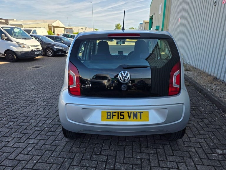 VOLKSWAGEN UP 1.0 High up! 2015