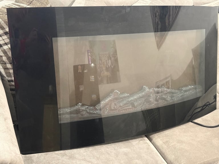 Curved electric fire with remote 