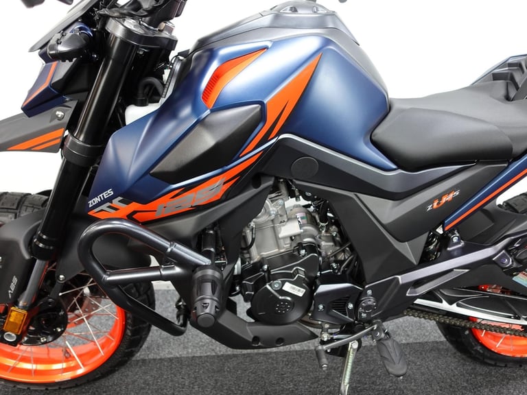 Zontes ZT125-U1 LCD. Stunning Hypermotard 125cc. Keyless & More!