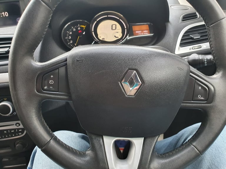 2010 Renault Megane 1.6 16V Dynamique TomTom Hatchback 5dr Petrol Manual Euro 5