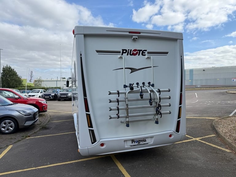 2016 PILOTE SENSATION G740 CAMPER VAN 2.3 5 BERTH 5 SEATS MOTORHOME Diesel Manual