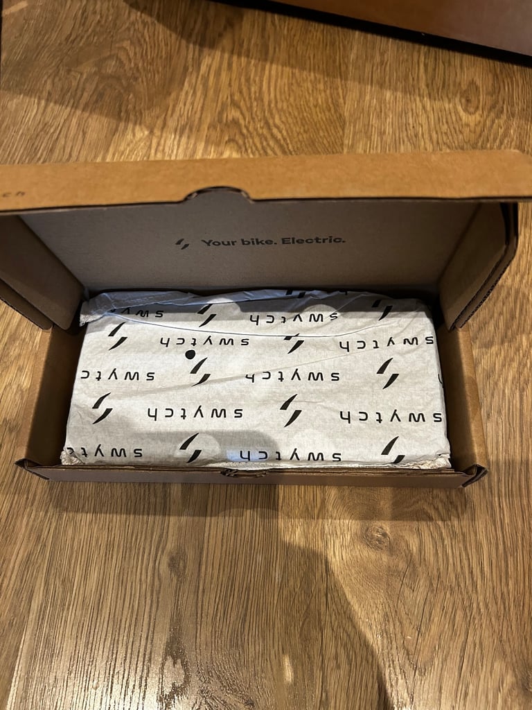 Brand new Swytch electric bike conversion kit with accessories