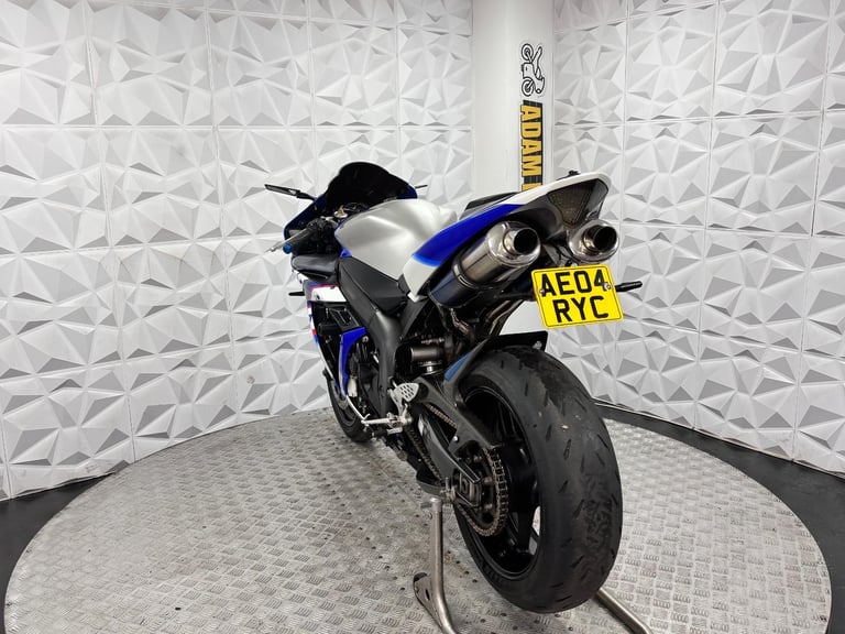 2004 Yamaha R1 | *WARRANTY PROVIDED*