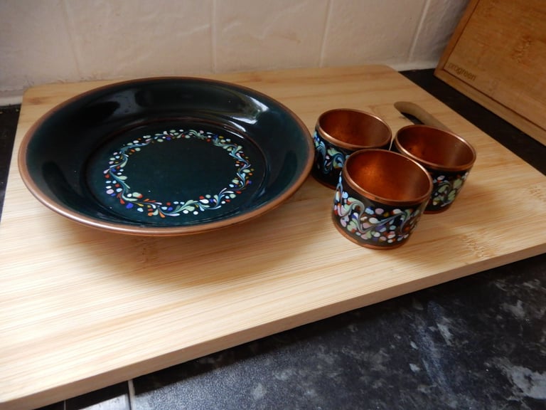 Vintage enamel on brass cloisonne round dish with 2 napkin rings