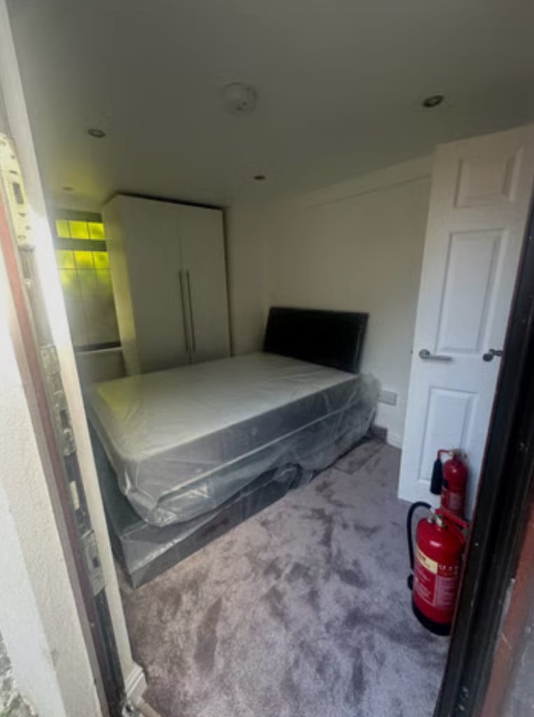 Luton Studio Flat LU1 5PY