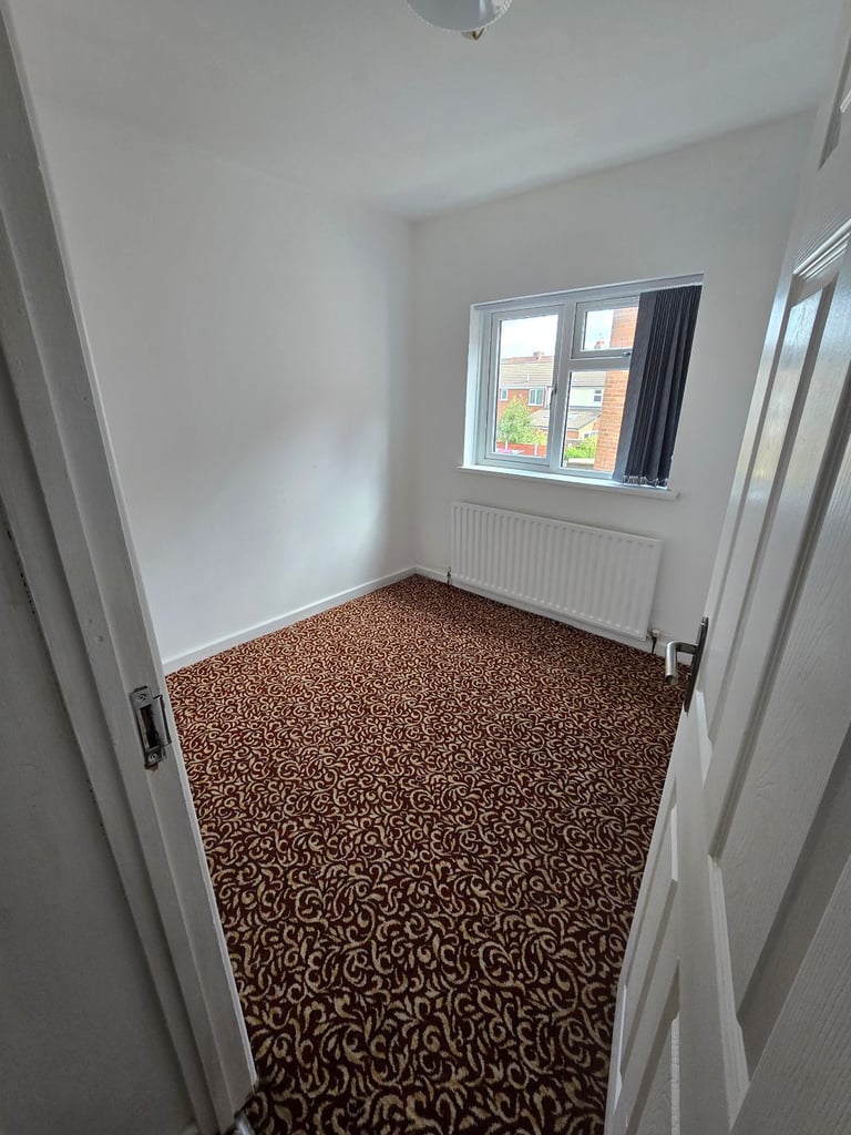 3 bedroom property No Garden