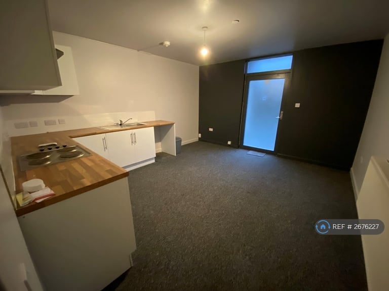 1 bedroom flat in Ferguson House, Neath, SA11 (1 bed) (#2676227)