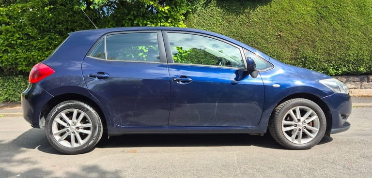 Toyota Auris 1.3 TR. Very low mileage. Comprehensive Service History 