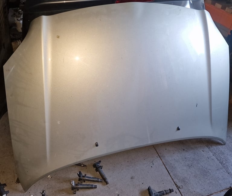 image for Toyota Avensis Bonnet 2004