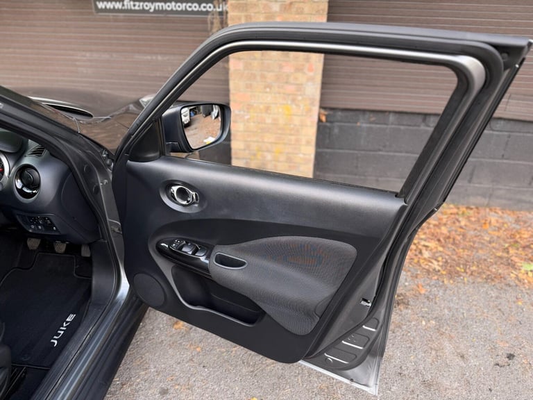 2017 Nissan Juke 1.2 DiG-T N-Connecta 5dr HATCHBACK PETROL Manual