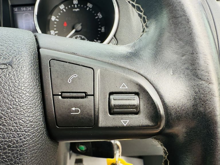 2013 Skoda Yeti 2.0 TDI Laurin &amp; Klement SUV 5dr Diesel Manual 4WD Euro 5 (170 ps) HATCHBACK ...