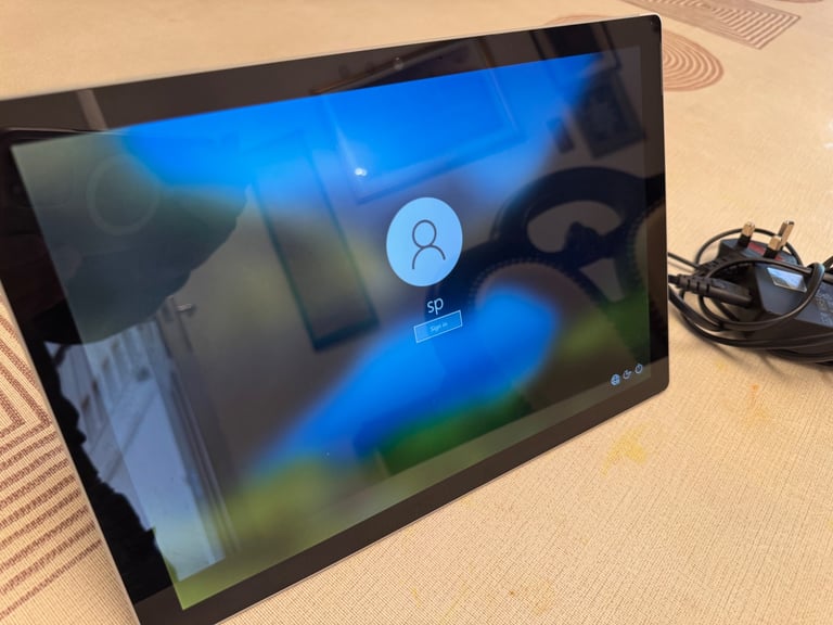 image for Microsoft Surface Pro 5 (2017) – i7, Touchscreen Tablet