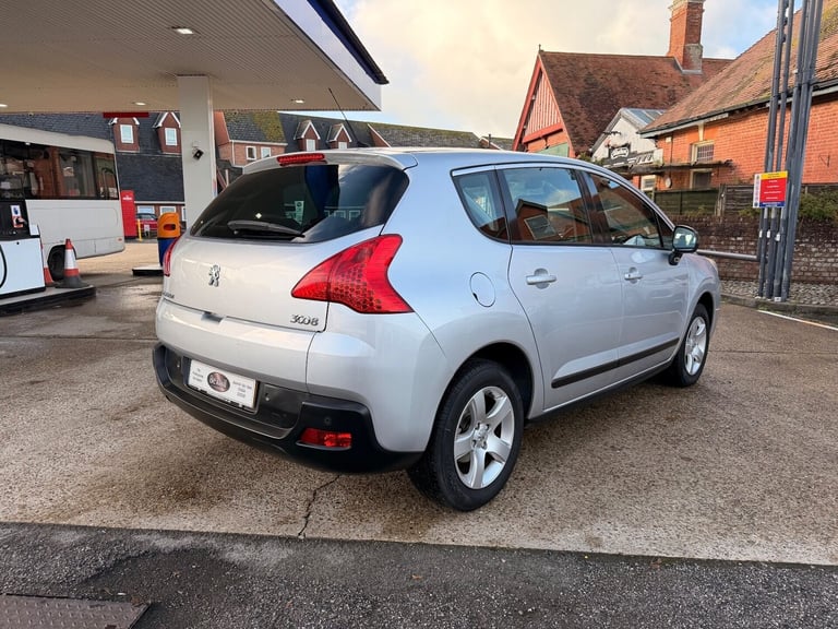2013 Peugeot 3008 1.6 HDi 115 SR 5dr HATCHBACK DIESEL Manual
