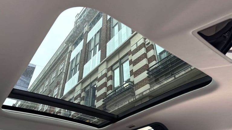 2024 Land Rover Defender 3.0 D250 X-Dynamic HSE 90 3dr Auto ESTATE DIESEL Automatic