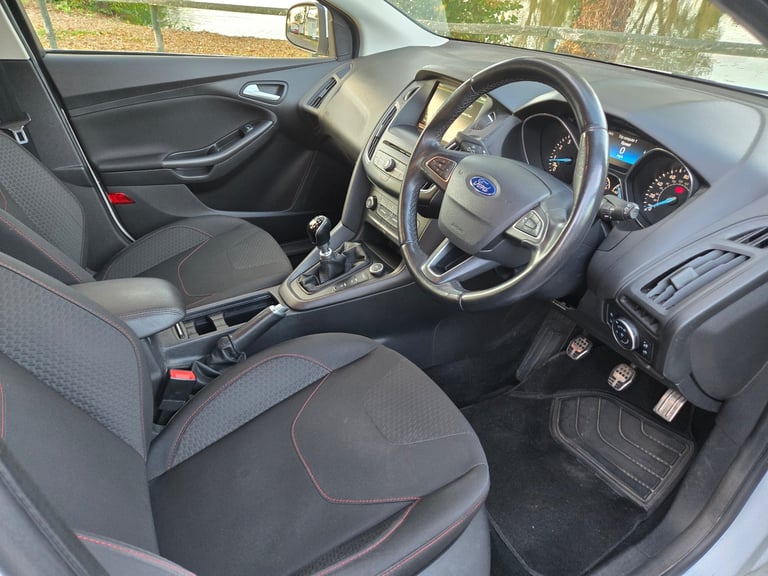 Ford, FOCUS, Hatchback, 2015, Manual, 999 (cc), 5 doors