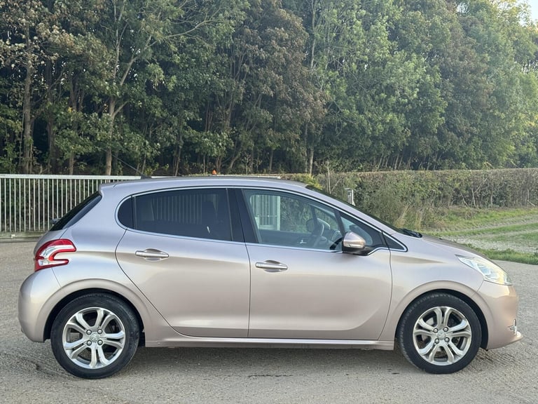 2013 Peugeot 208 1.2 e-VTi Allure 5dr EGC HATCHBACK PETROL Manual